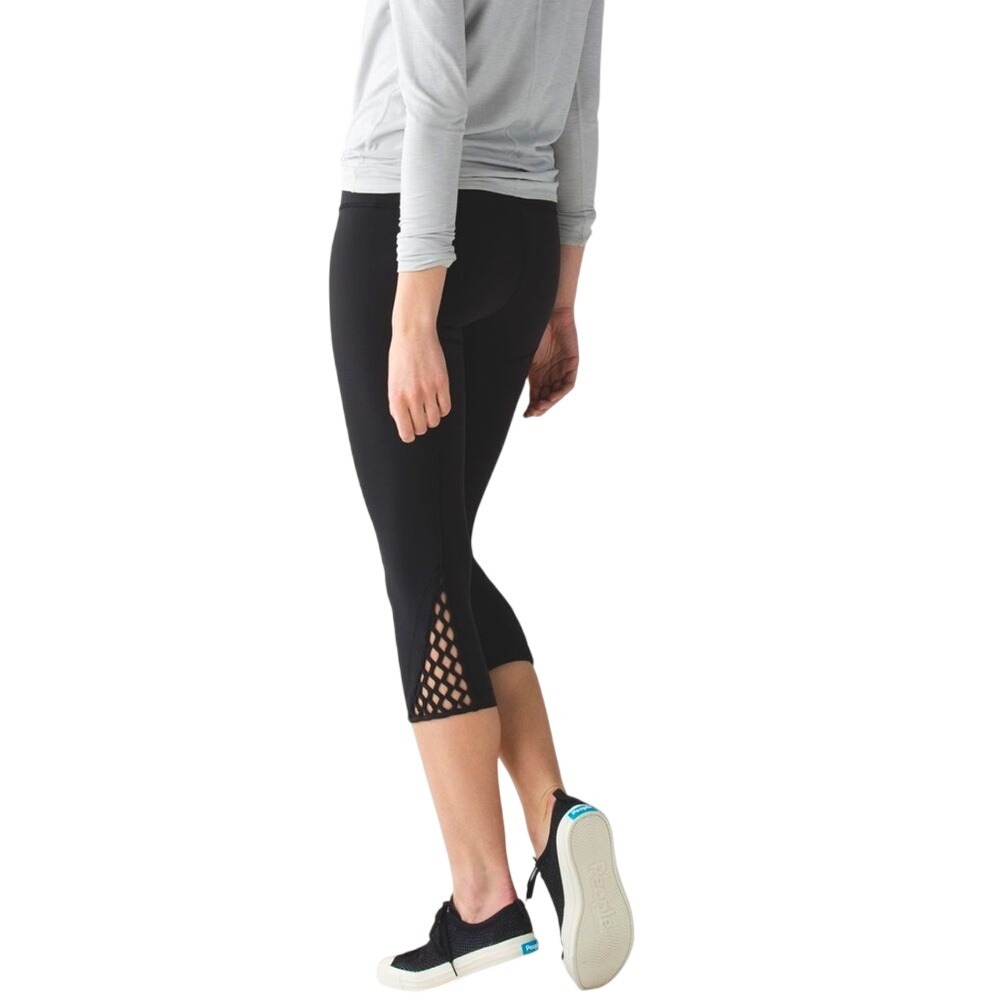 Lululemon Black Cropped Athletic Leggings Lattice Detail‎ Women Size M